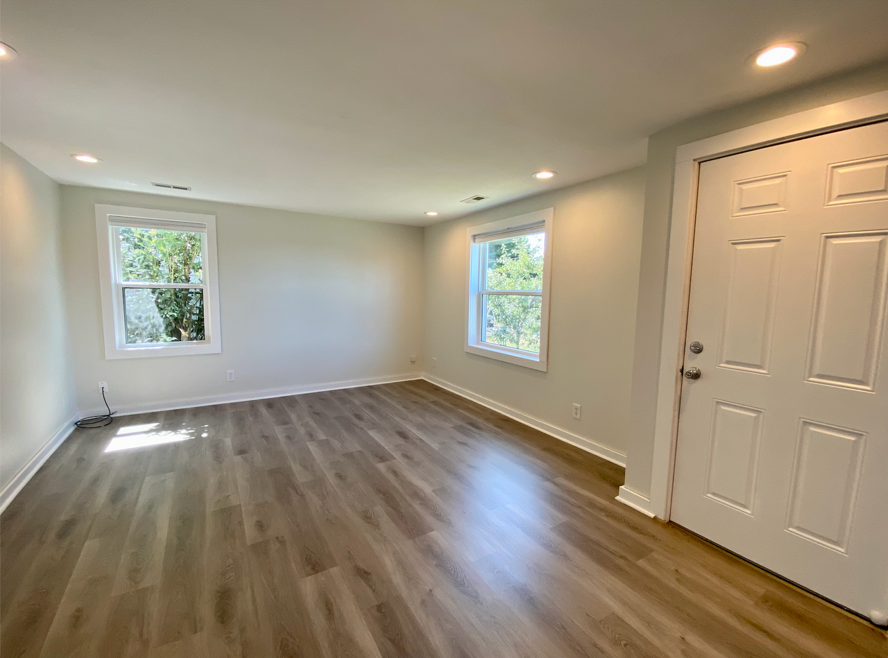 7916 14th Ave Sw - Photo 3 of 11