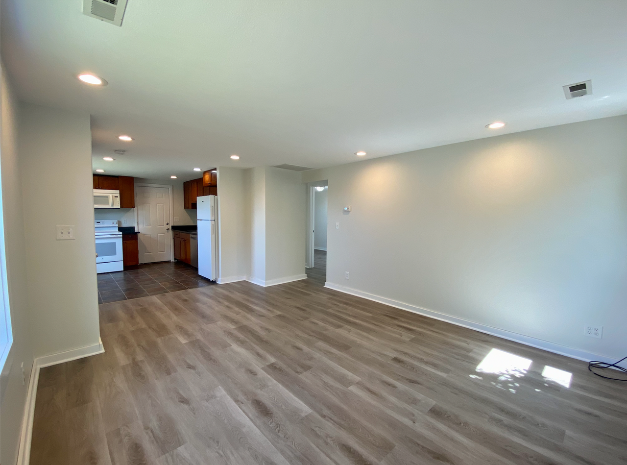 7916 14th Ave Sw - Photo 4 of 11