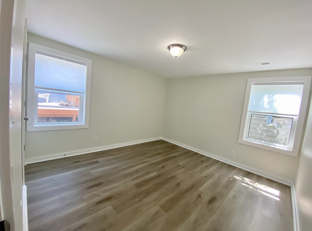 7916 14th Ave Sw - Photo 7 of 11