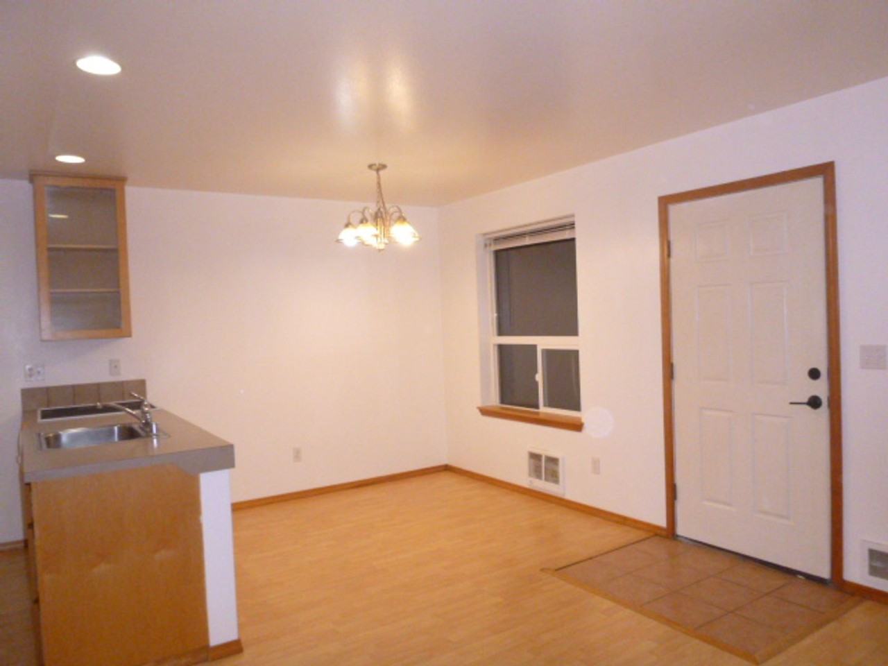 1030 Mount Olympus Ave Se - Photo 3 of 10