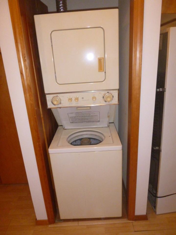 1030 Mount Olympus Ave Se - Photo 5 of 10