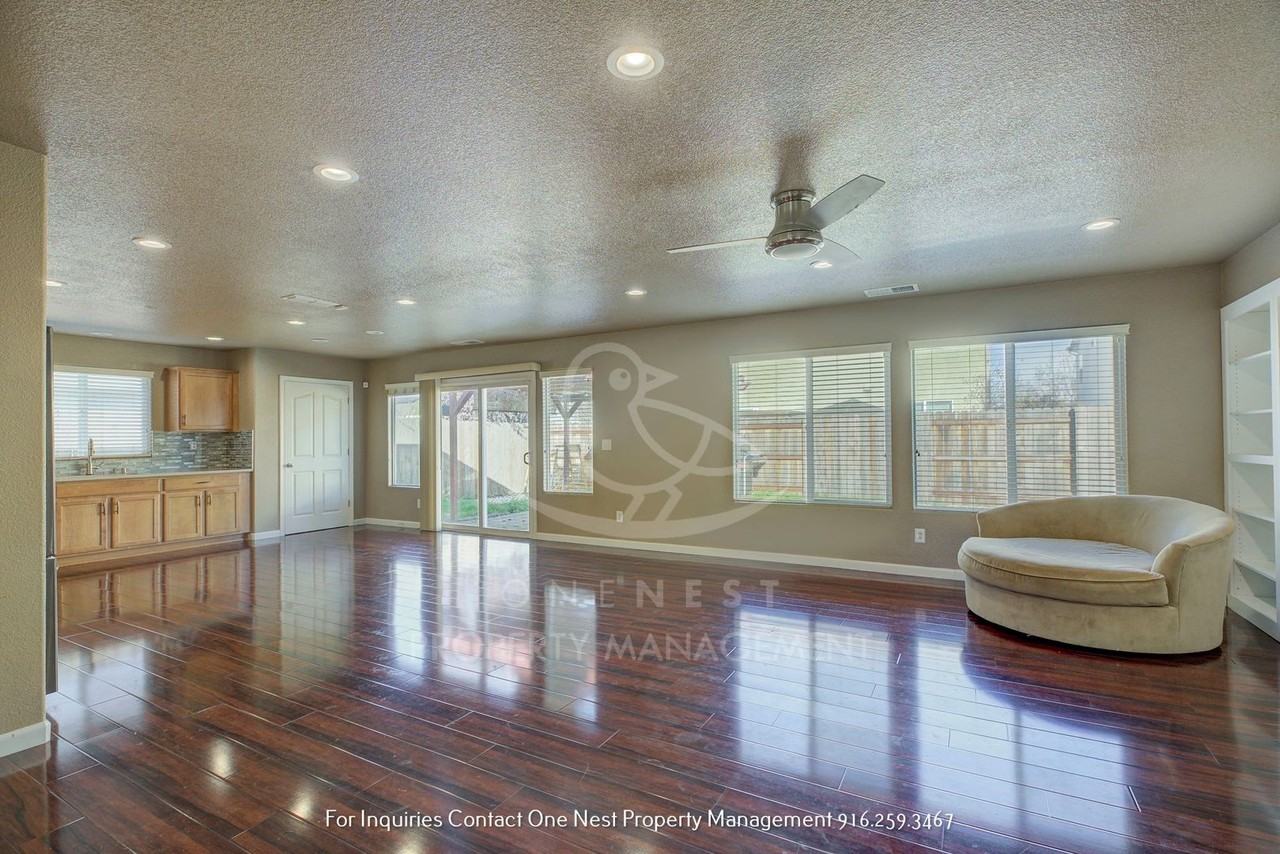 1669 Brookglen Dr - Photo 4 of 22