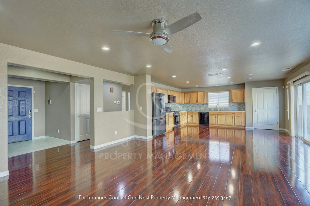 1669 Brookglen Dr - Photo 5 of 22