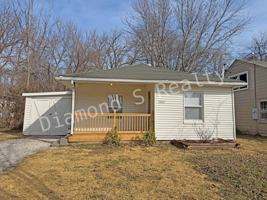 featured image of 1504 S Kickapoo Ave