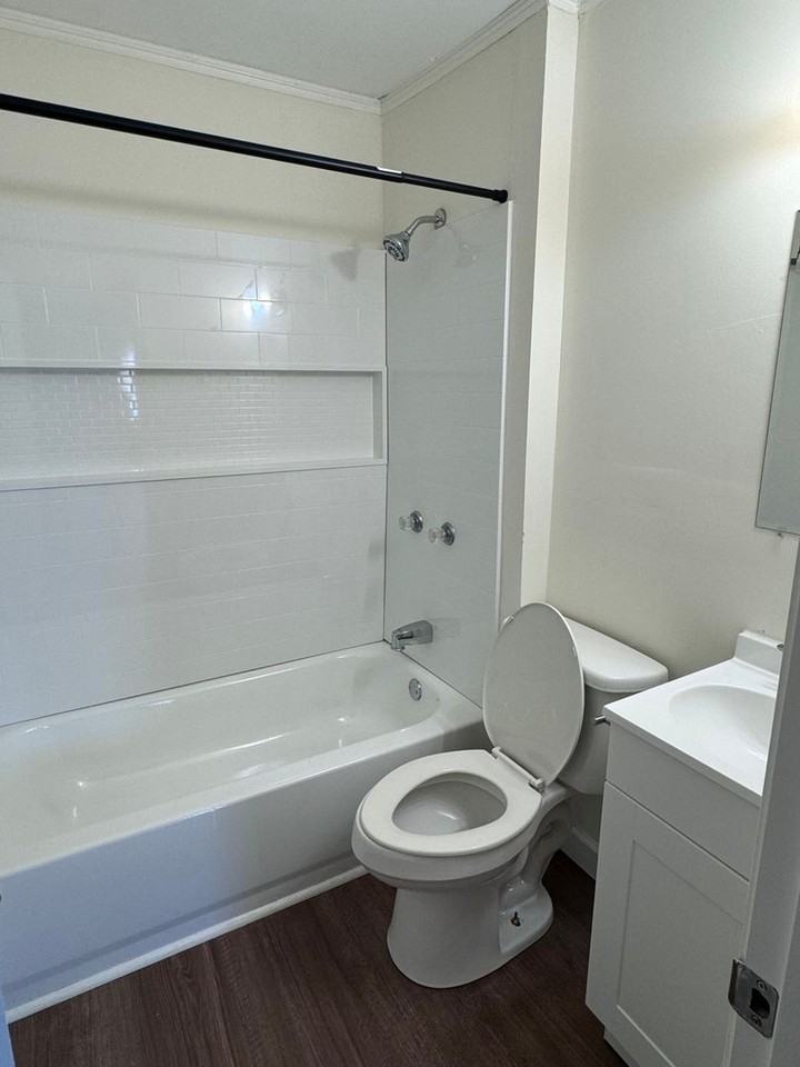 507 E 14th St - Photo 2 of 6