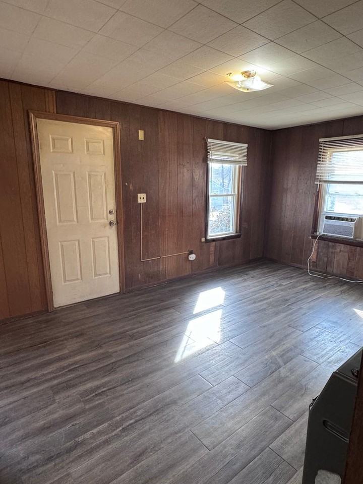 507 E 14th St - Photo 4 of 6