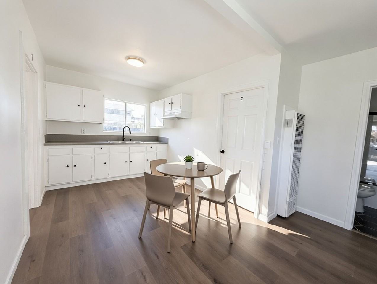 1109 Exposition Blvd - Photo 7 of 11