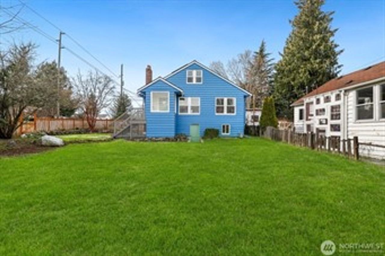 9501 Evanston Ave N - Photo 7 of 36