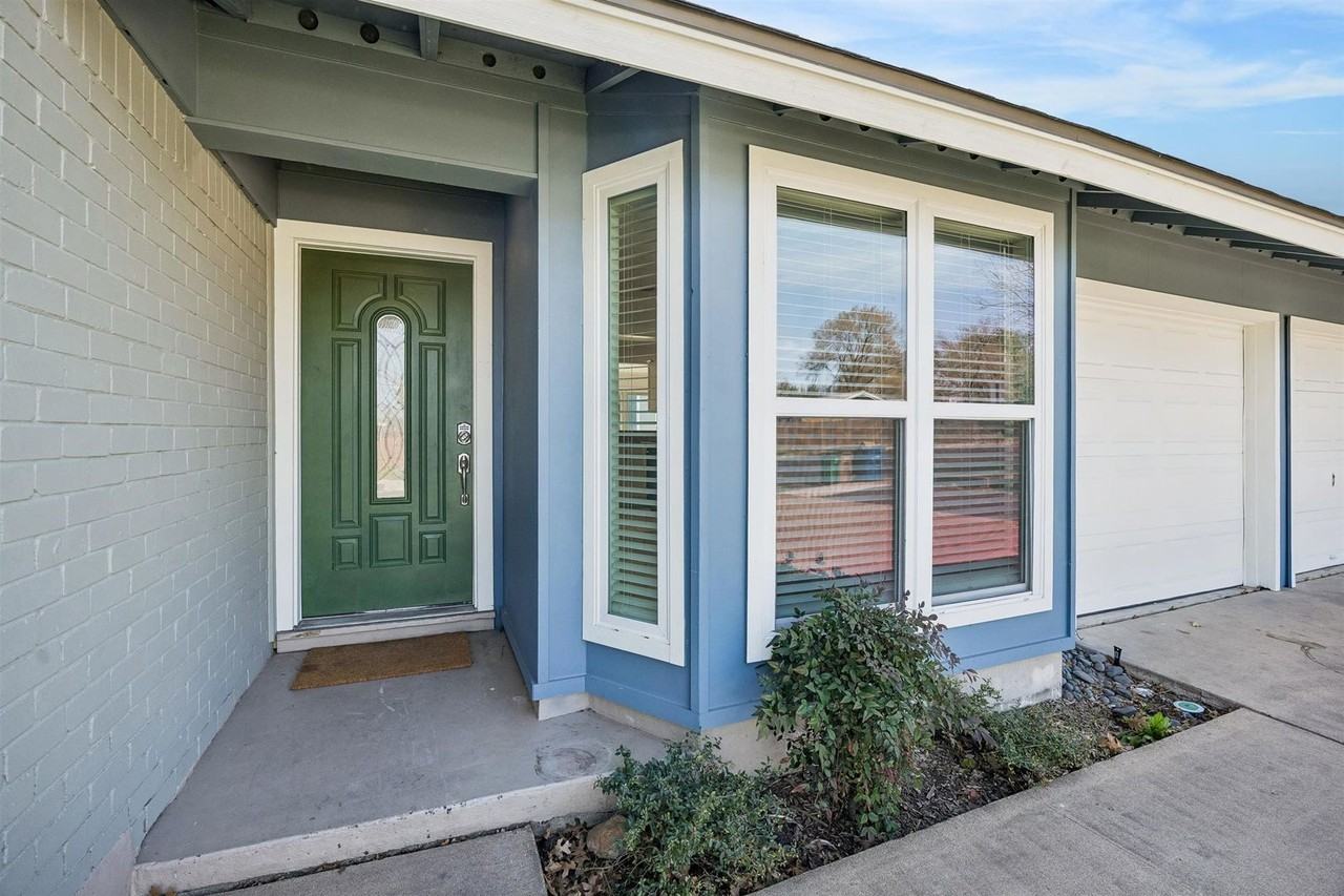 1411 Fairfield Drive - Photo 2 of 49