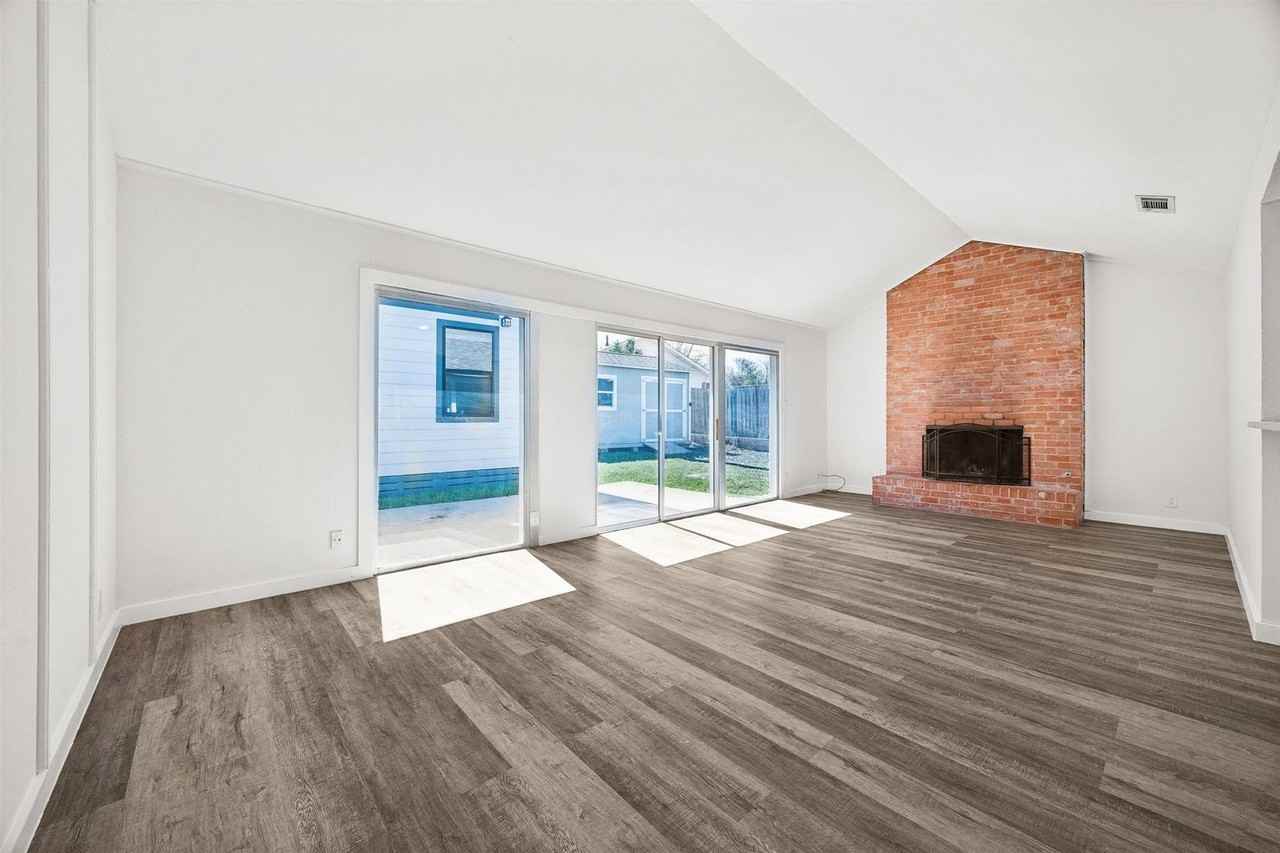 1411 Fairfield Drive - Photo 5 of 49