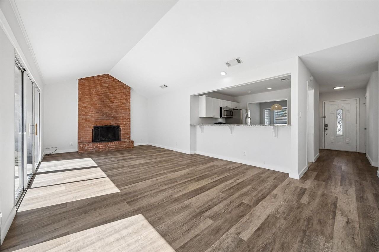 1411 Fairfield Drive - Photo 6 of 49