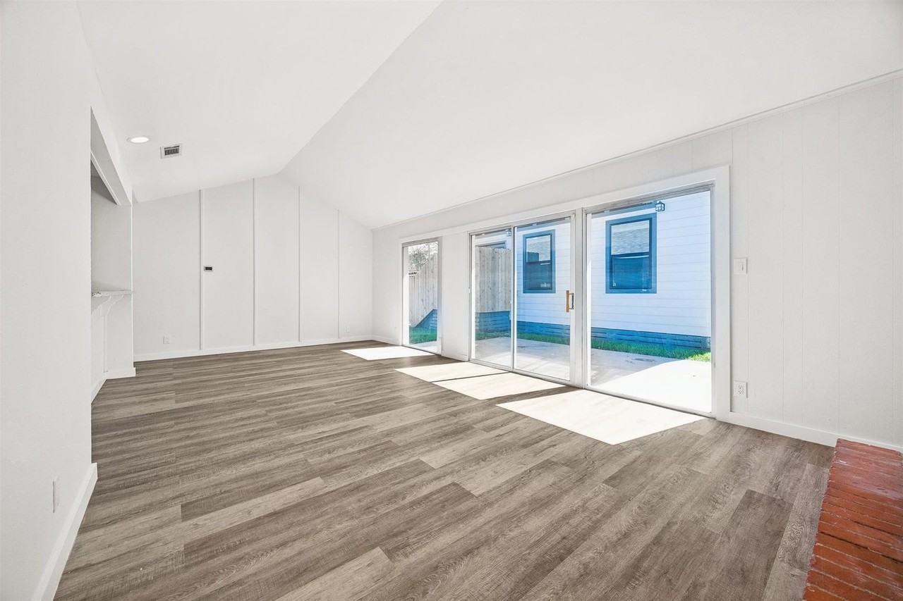 1411 Fairfield Drive - Photo 7 of 49