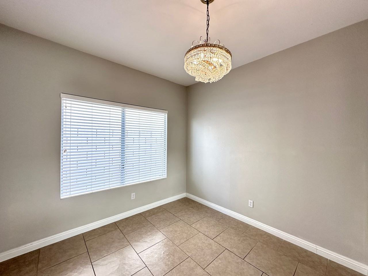 7872 Delta Oak Ct - Photo 7 of 31