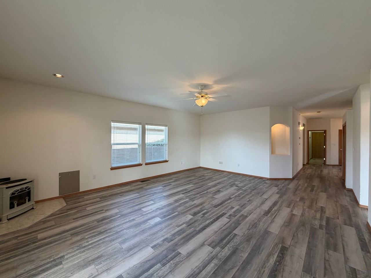 7139 Marseille Pl Ne - Photo 5 of 18