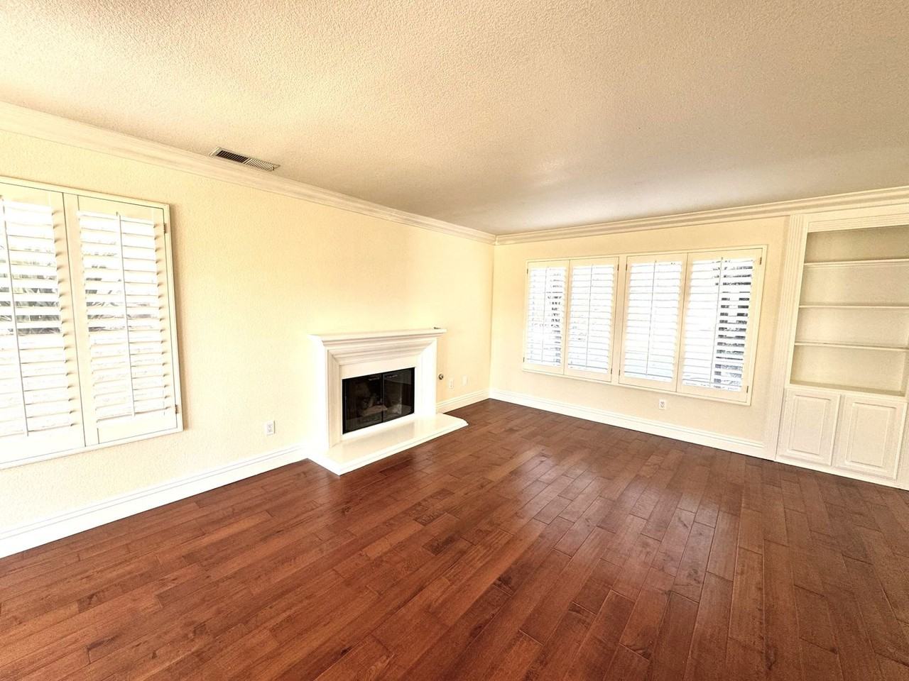 520 Clinton Cir - Photo 4 of 21