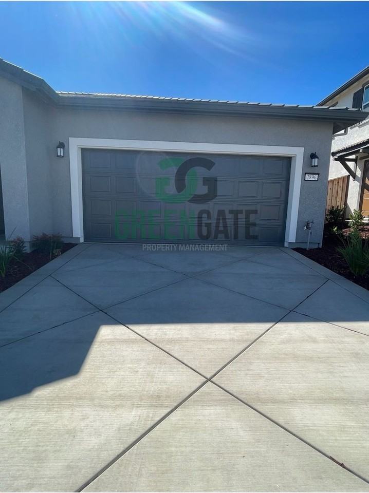 2896 Dapper St - Photo 5 of 50