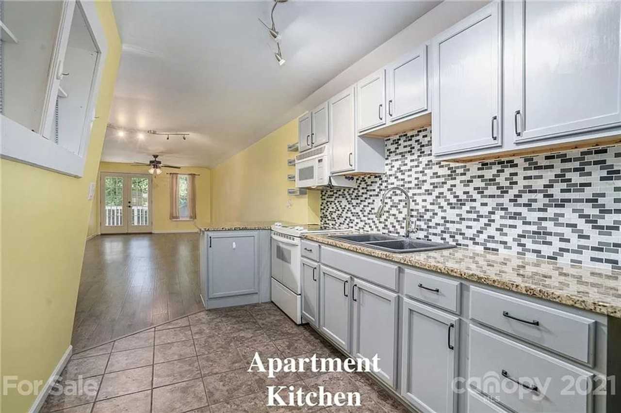 3121 Mocking Bird Ln - Photo 3 of 11