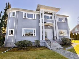 Charming Apartment in Tacoma’s Historic Stadium District - Photo 1 of 1