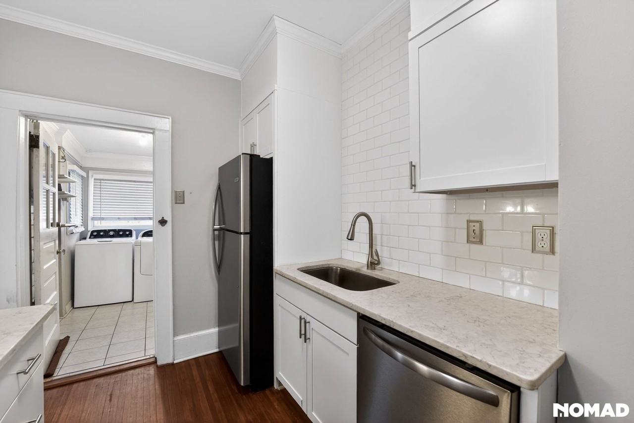 222 Providence Rd - Photo 3 of 30