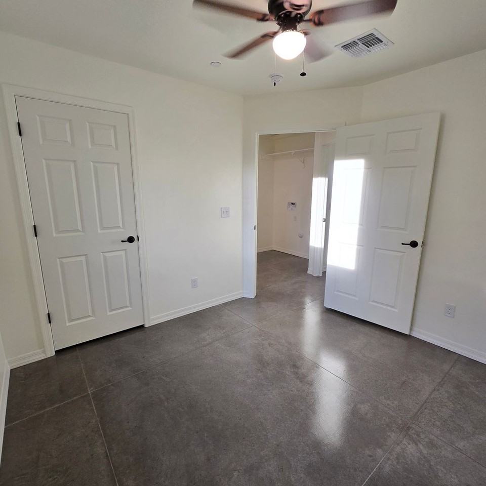 San Pedro Junction Apartments - Photo 4 of 8