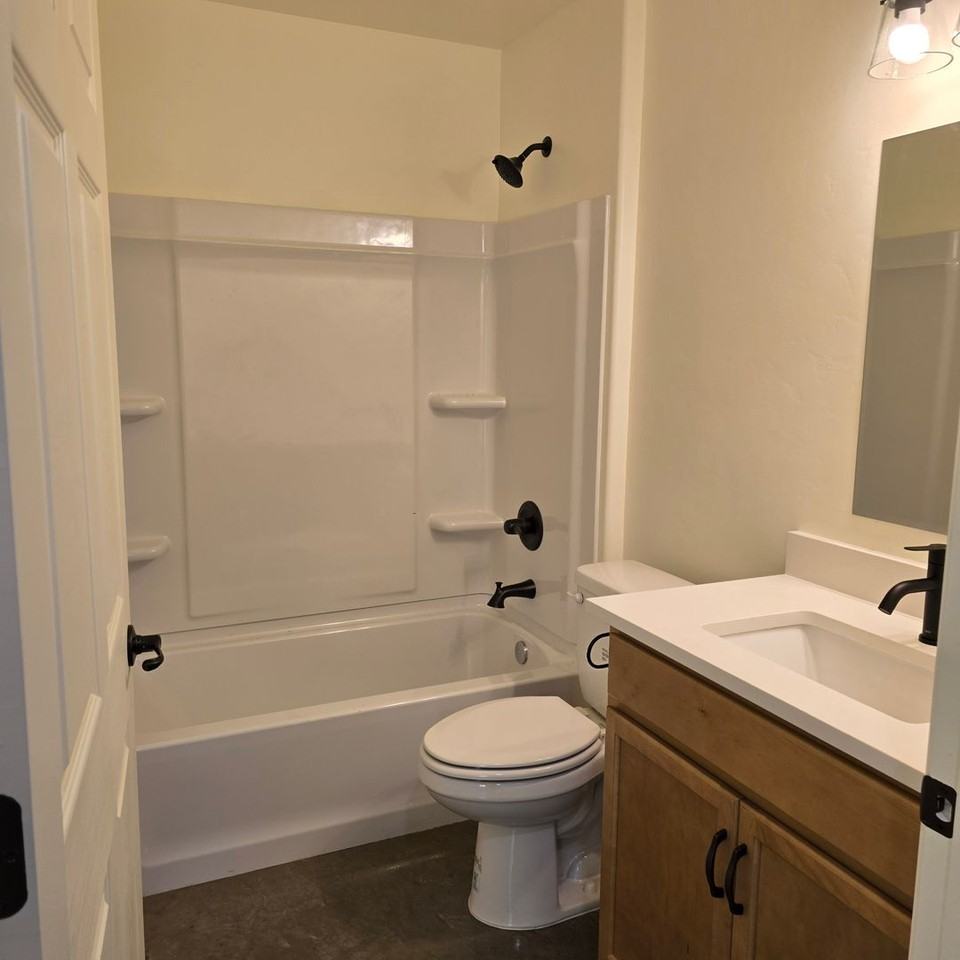 San Pedro Junction Apartments - Photo 5 of 8