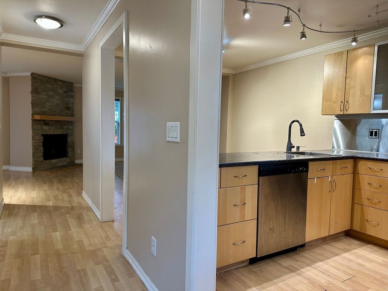 10015 Ne 12th St #118 - Photo 3 of 25