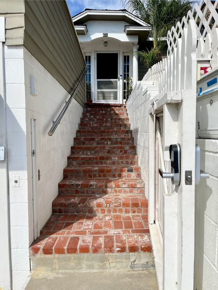 1043 Poli St - Photo 7 of 39