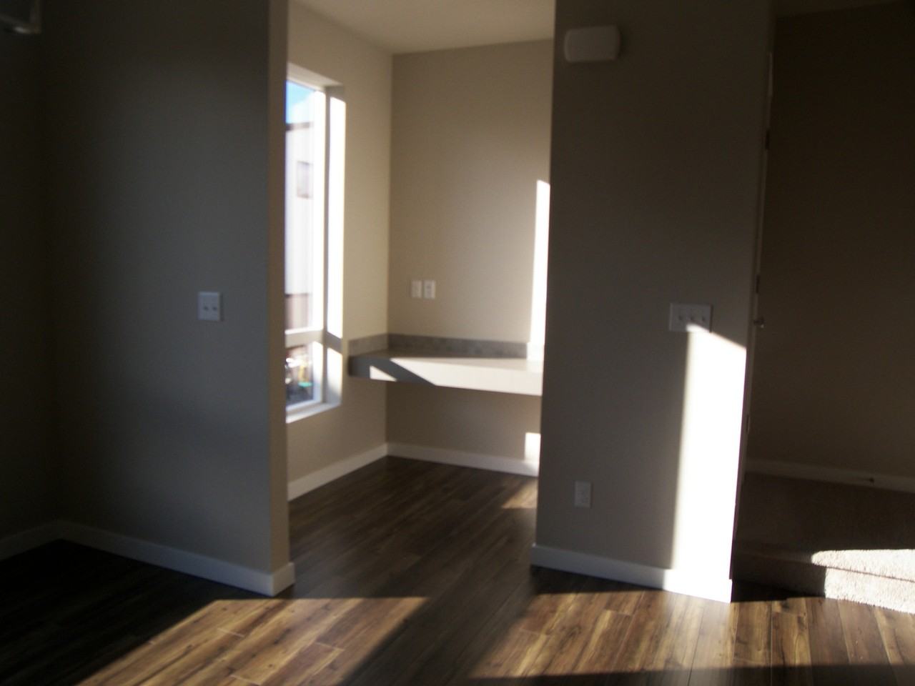 729 112th St Sw #C2 - Photo 5 of 25