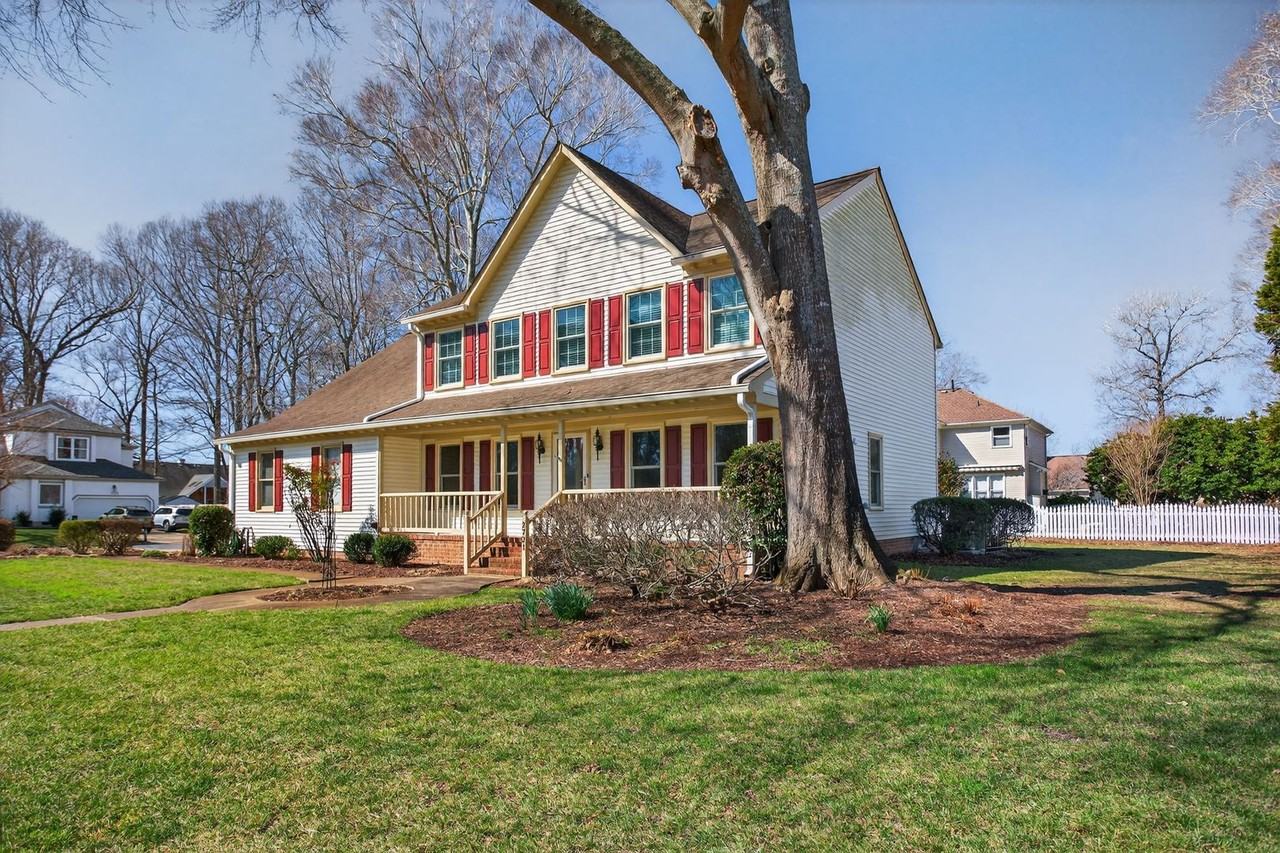 2721 Elson Green Ave - Photo 2 of 50