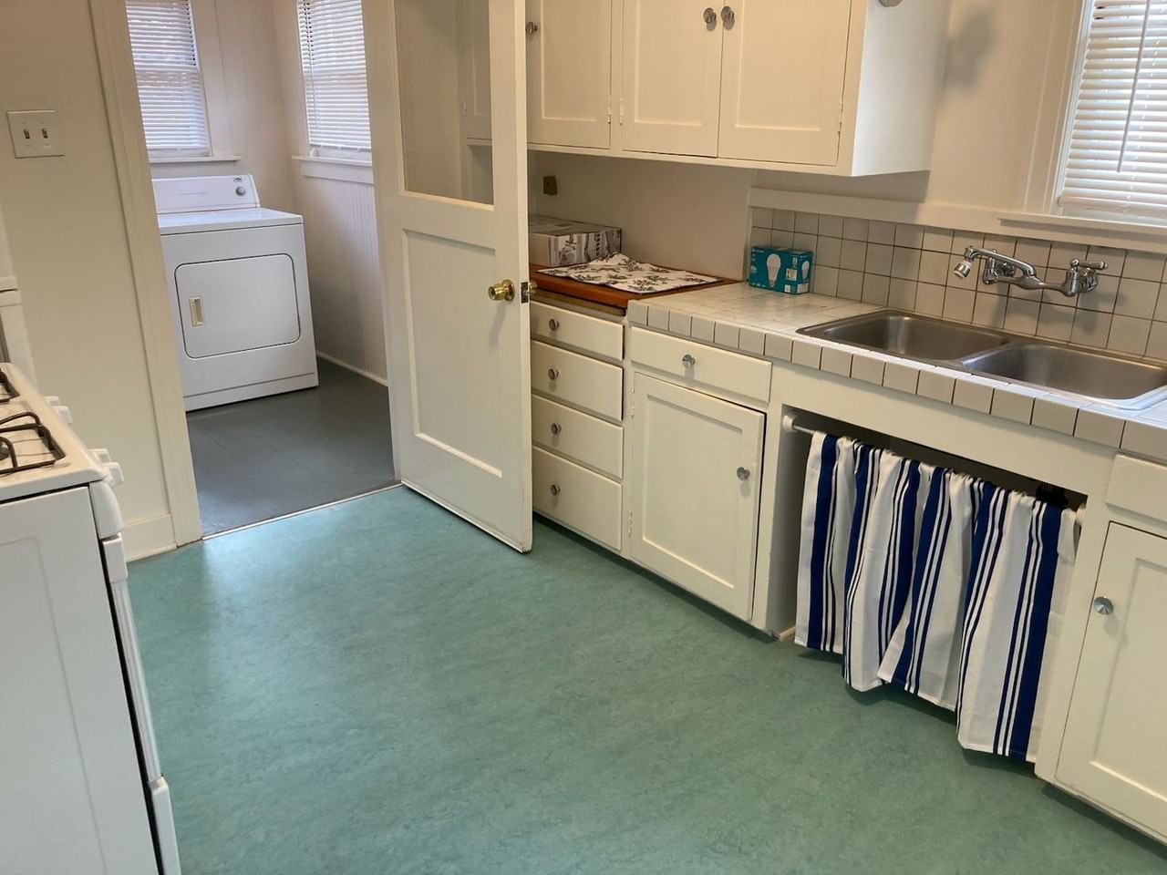 634 Spencer Ave - Photo 3 of 12