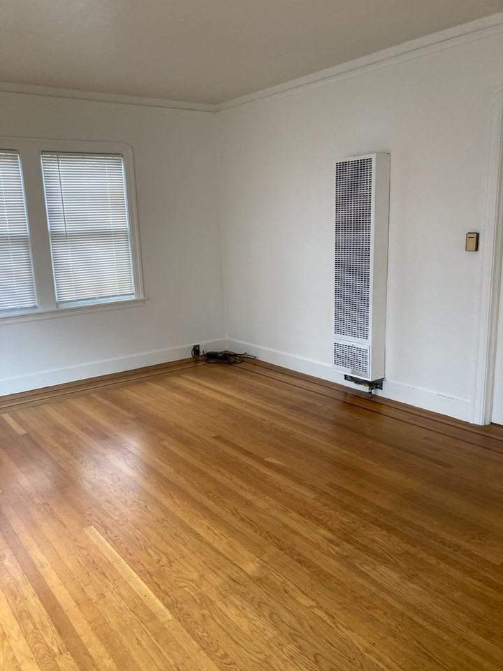 634 Spencer Ave - Photo 4 of 12