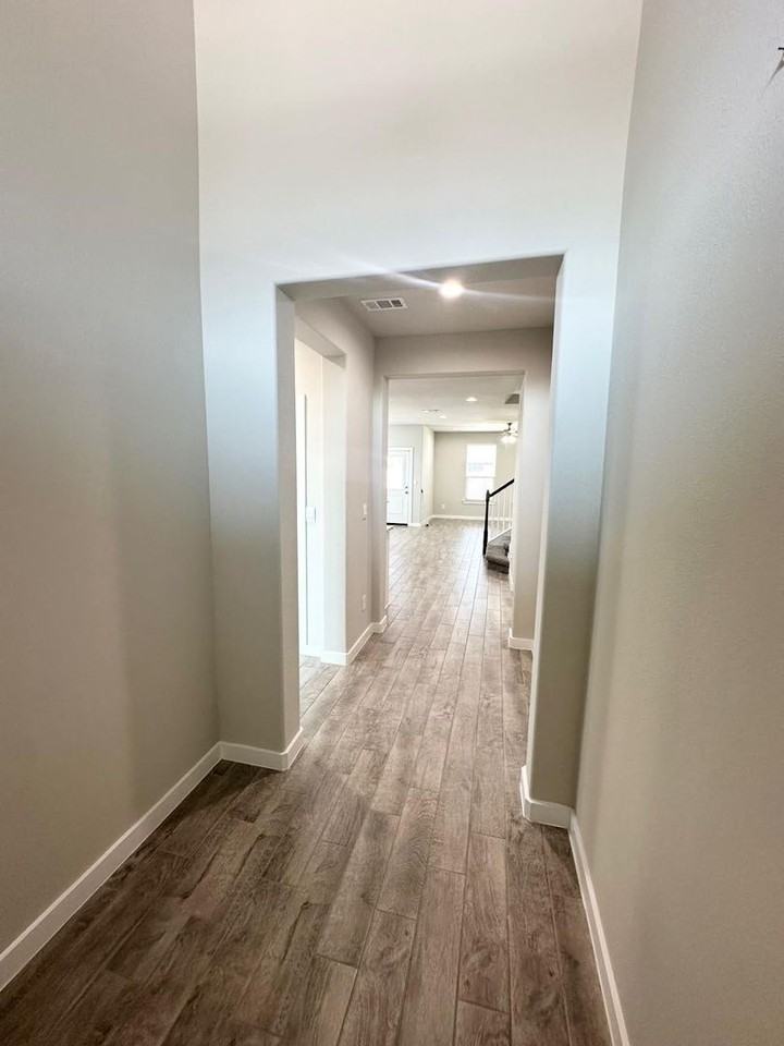 2201 Beaufort Dr - Photo 3 of 23