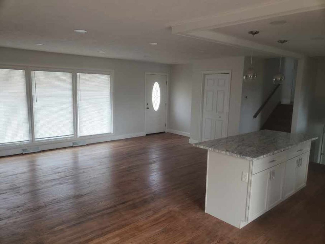 980 Rock Springs Dr - Photo 5 of 18