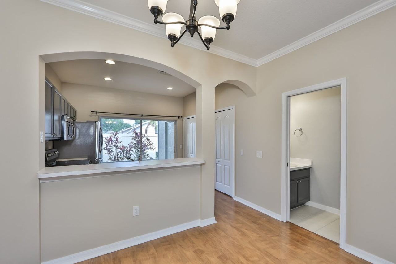 12956 Kings Crossing Dr - Photo 3 of 14