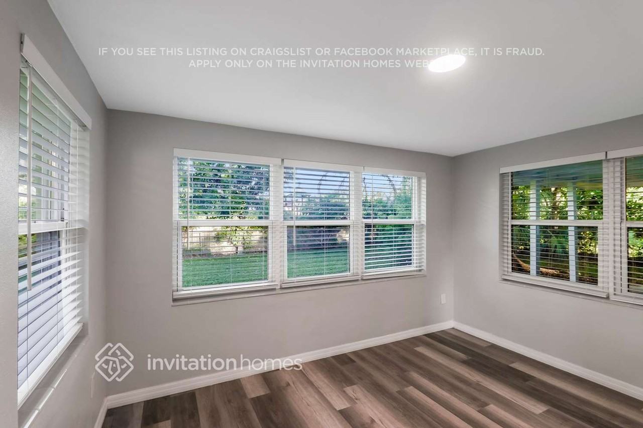 1938 Summit Dr - Photo 6 of 15