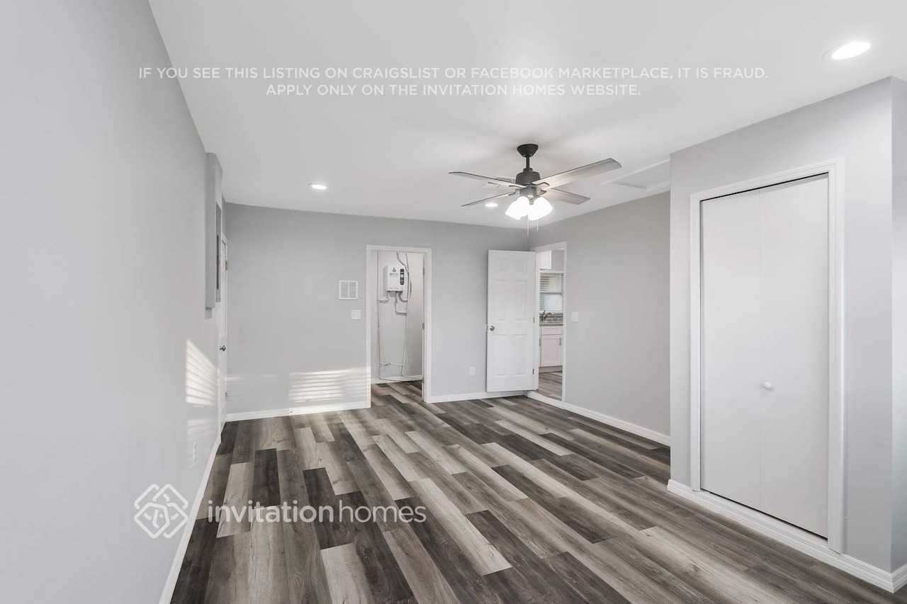 1938 Summit Dr - Photo 6 of 12