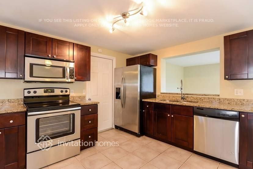 6419 Willow Wood Ct - Photo 4 of 10