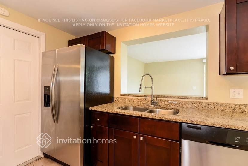 6419 Willow Wood Ct - Photo 5 of 10