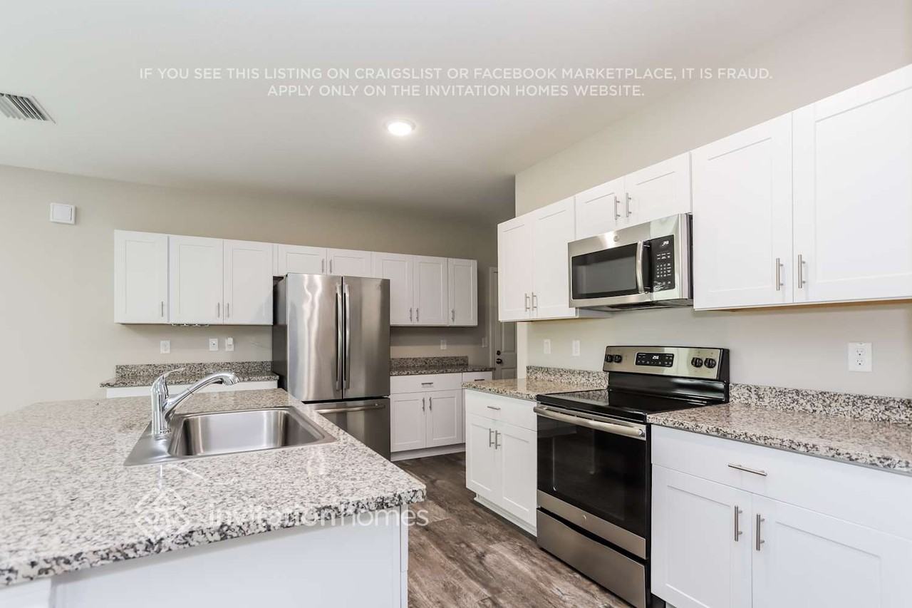 13009 Pennybrook Dr - Photo 4 of 16