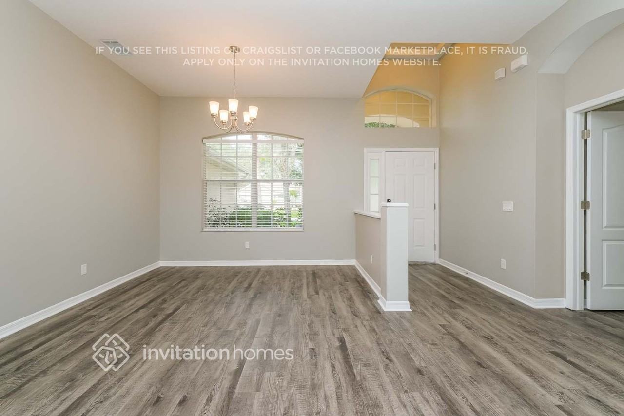 479 Carriage House Ln - Photo 3 of 17