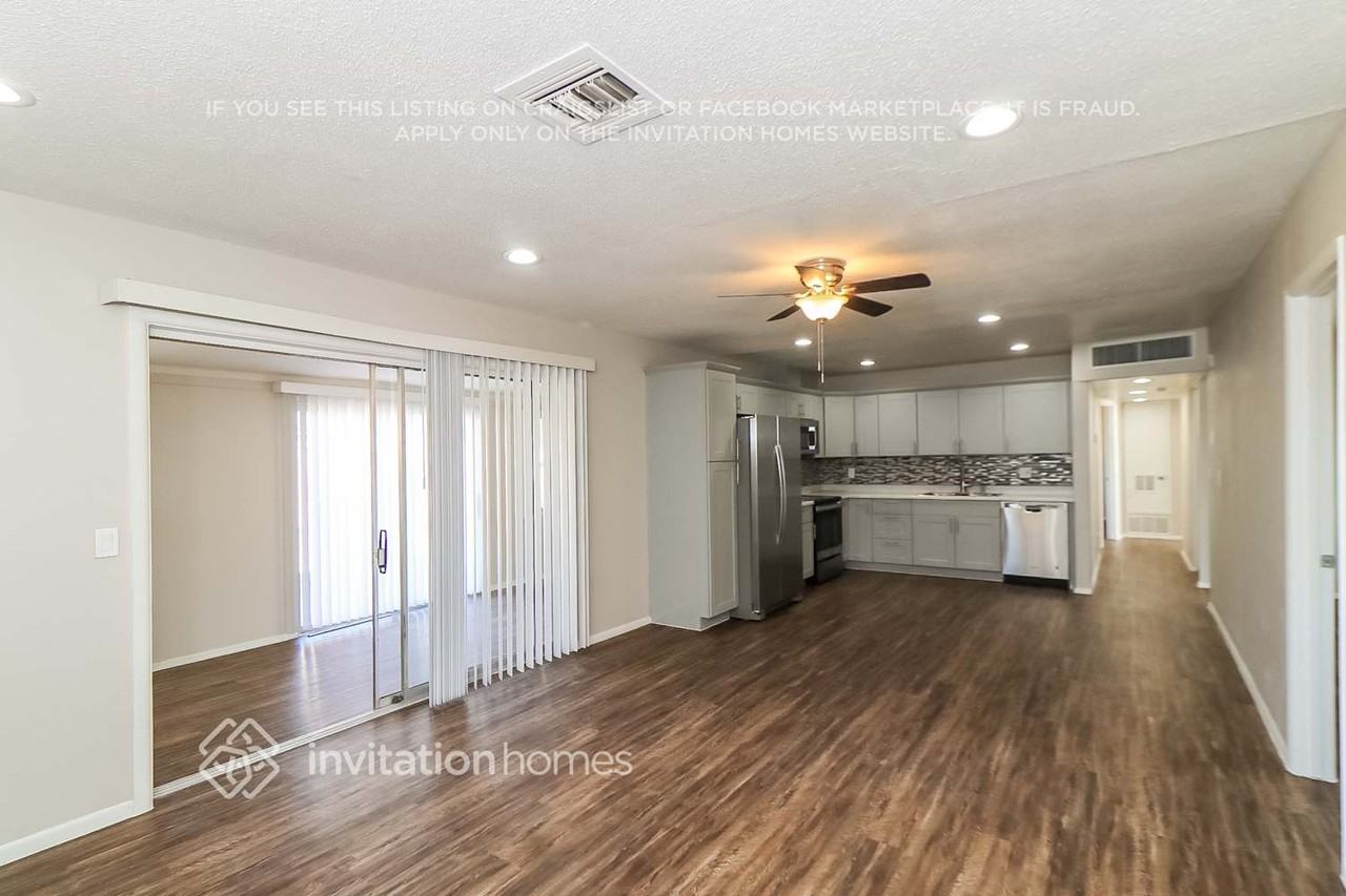 3146 W Cactus Rd - Photo 4 of 12