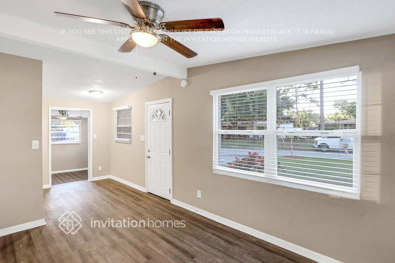 12019 103rd St - Photo 4 of 24