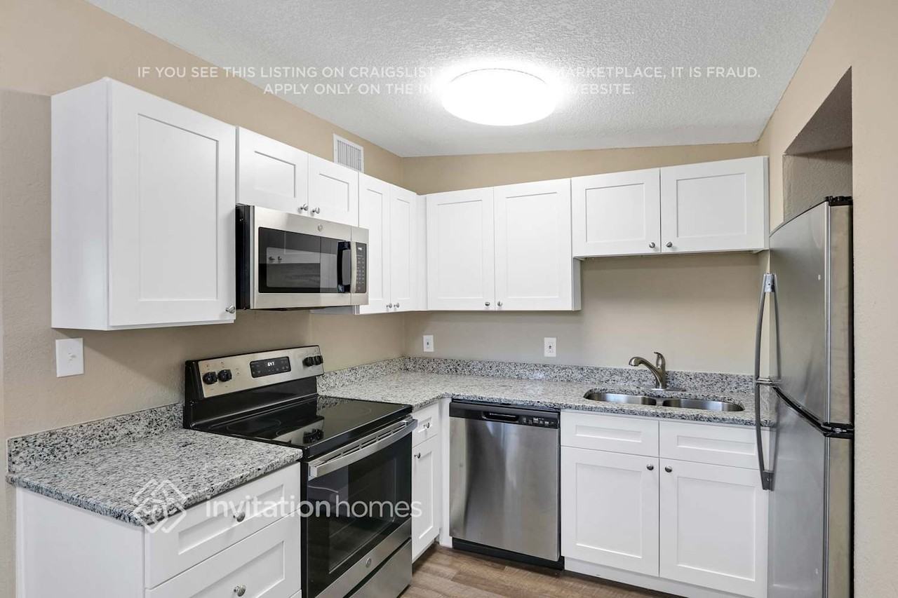 12019 103rd St - Photo 7 of 24