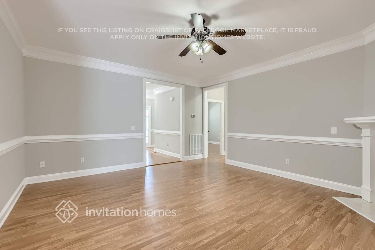 163 Fountain Dr - Photo 2 of 22