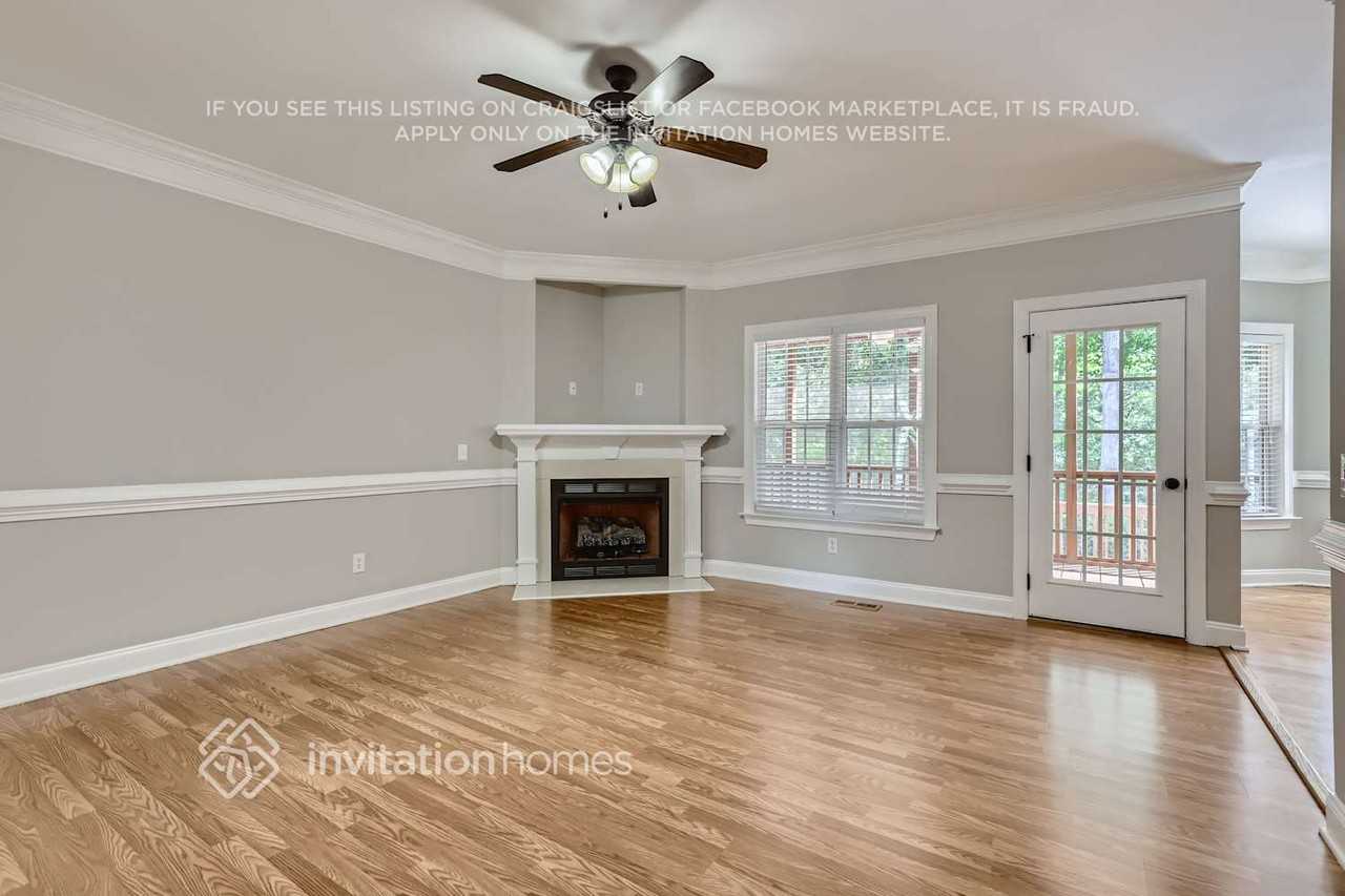 163 Fountain Dr - Photo 3 of 22