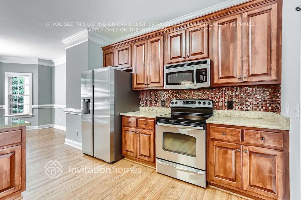 163 Fountain Dr - Photo 4 of 22