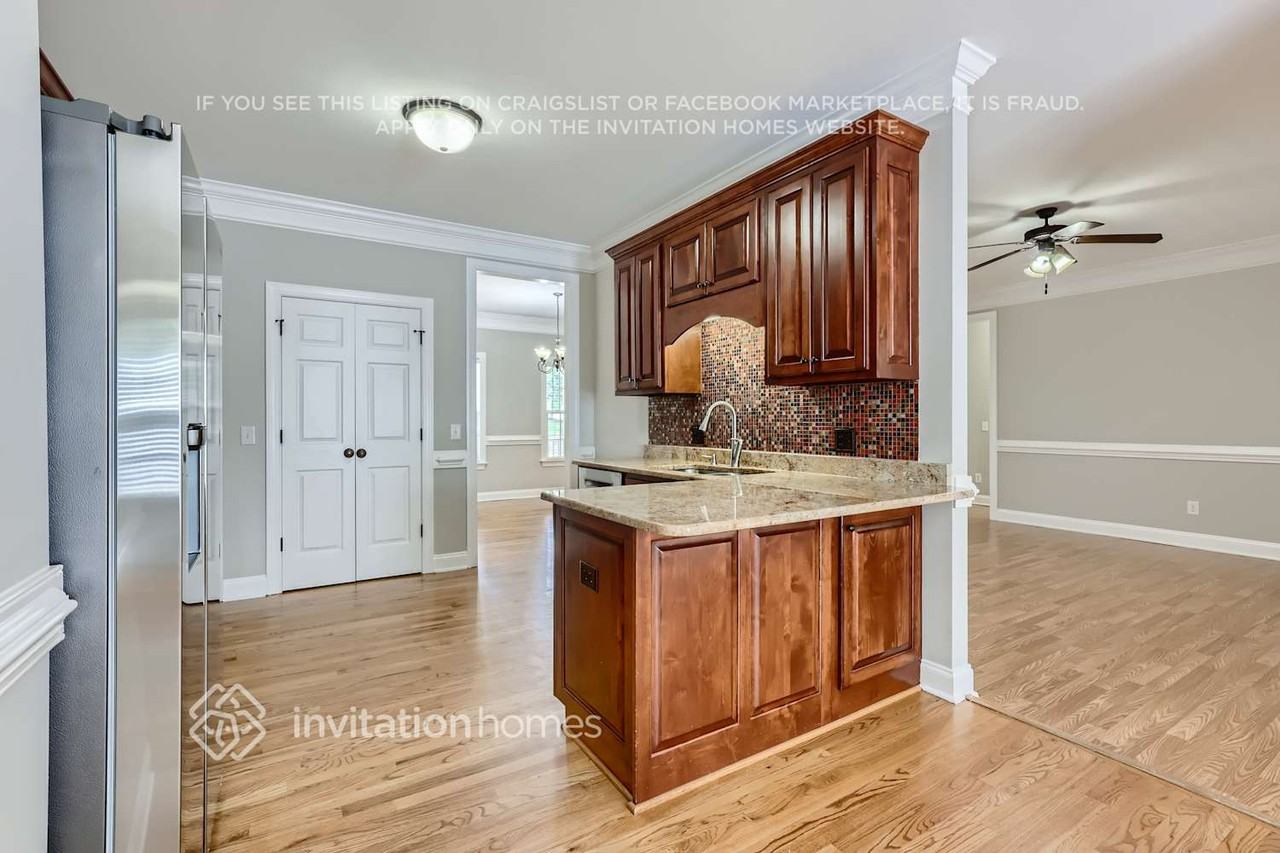 163 Fountain Dr - Photo 6 of 22