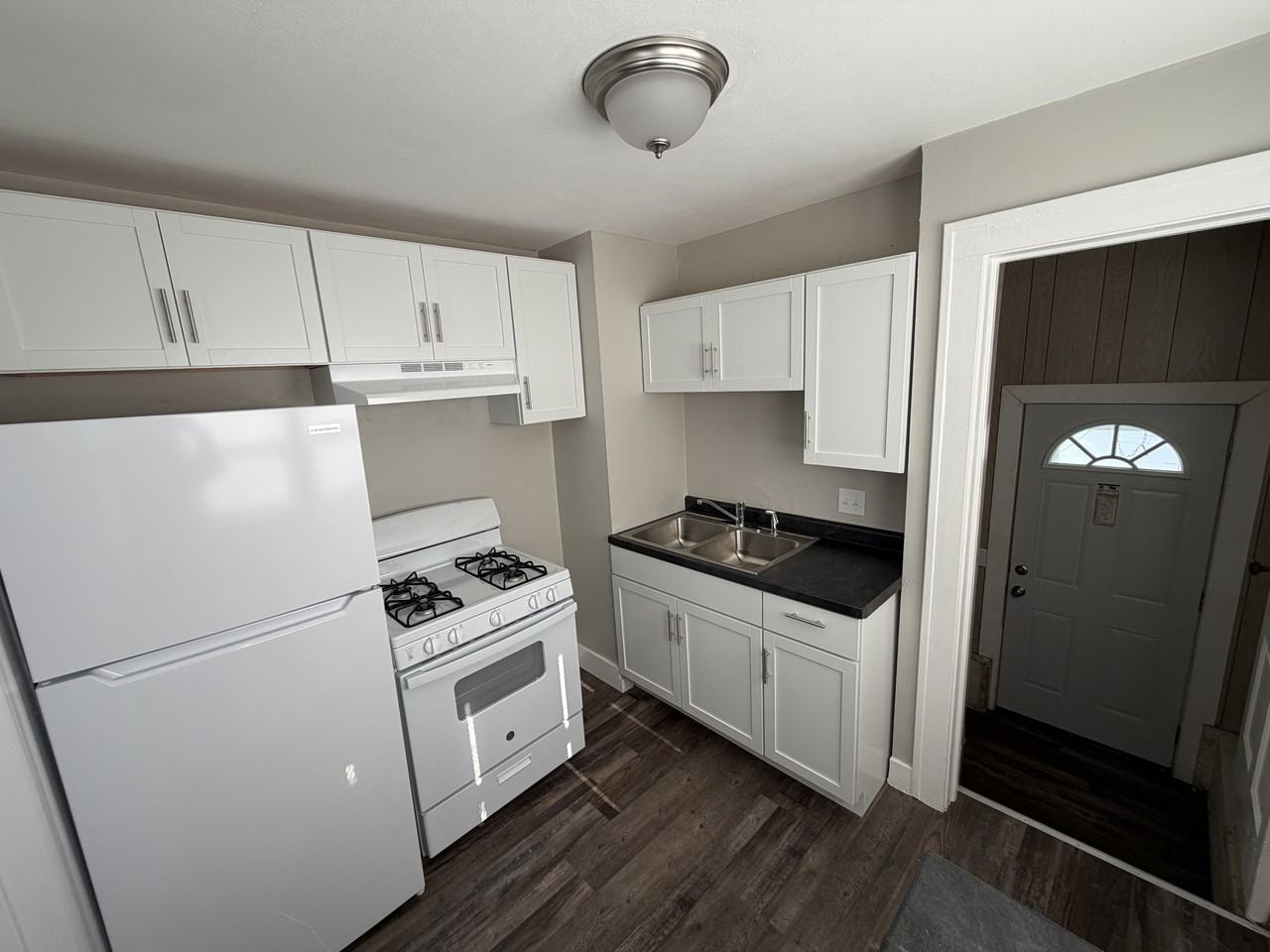 405 Rock St #1 - Photo 5 of 13