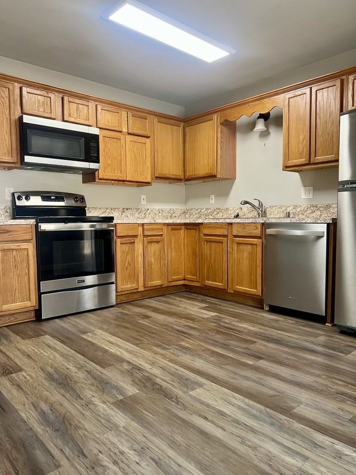 1200 Oakview Dr #1 - Photo 4 of 14