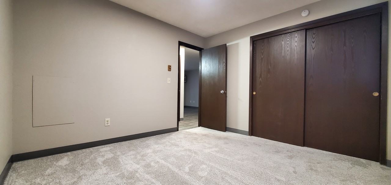 405 3rd Ave Sw #2 - Photo 5 of 9